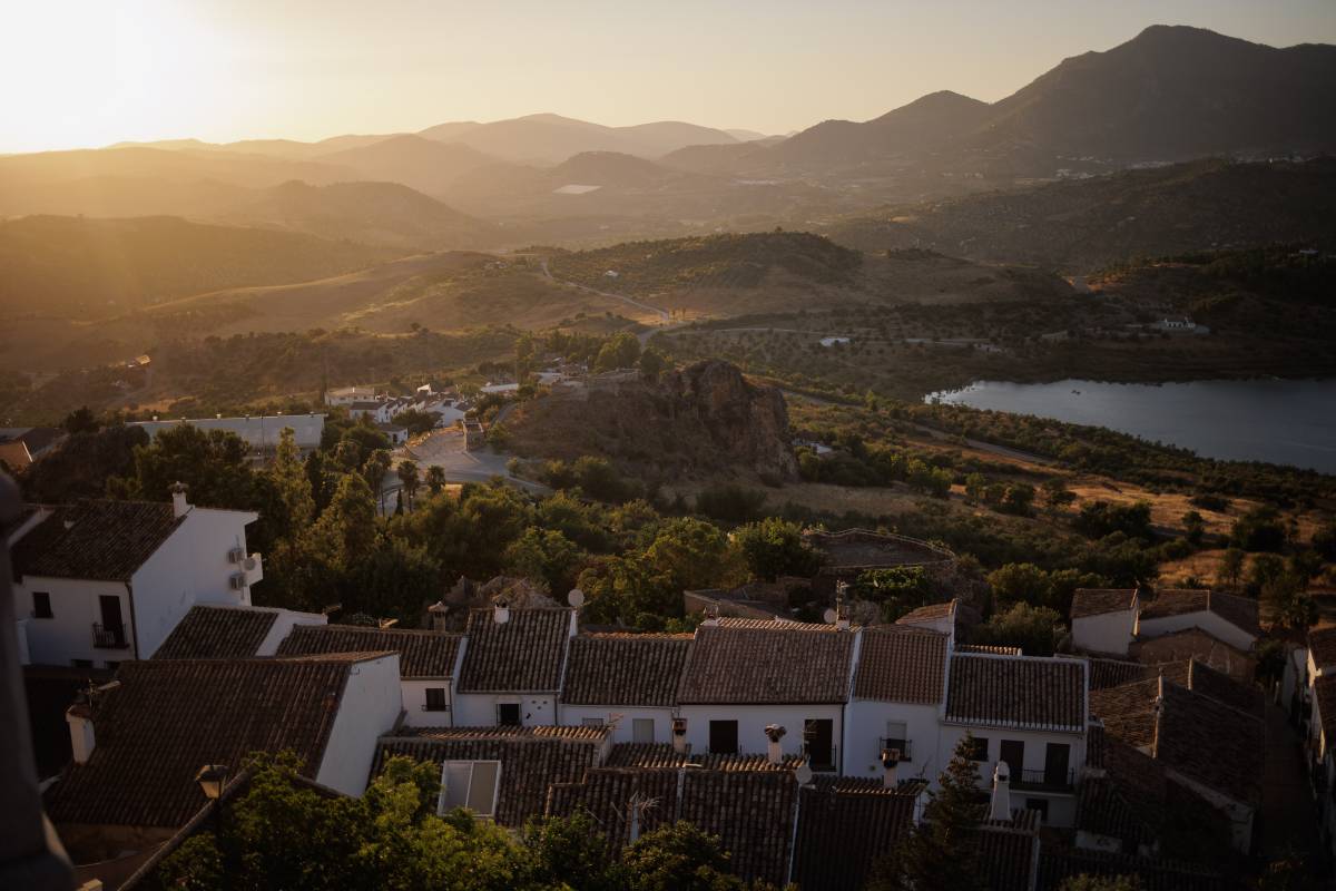 De Zahara, pasando por Vejer, Grazalema o Mojácar: visitar estos 19 pueblos de Andalucía tendrá premio este verano