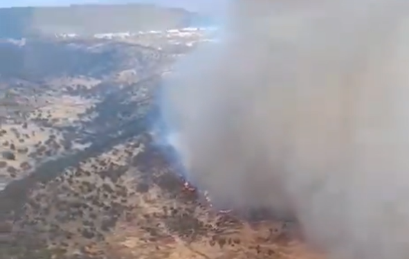 Imagen del incendio en Arroyomolino de León. - 