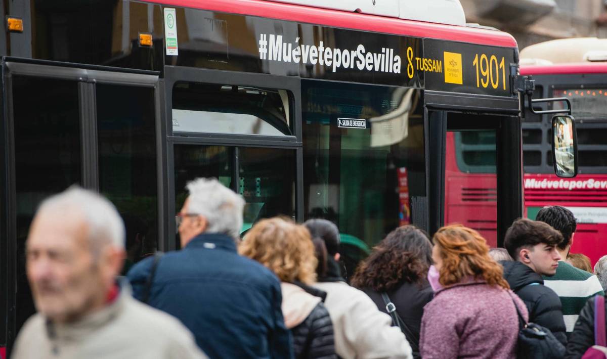 Sevilla viaja más que nunca en Tussam: las cifras récord de los autobuses urbanos que no se veían desde hace dos décadas