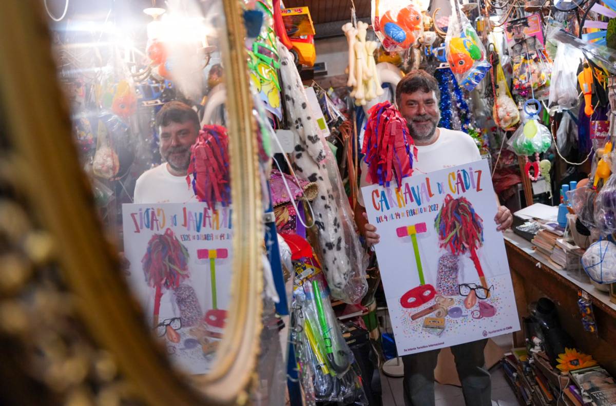 Un pito, cintas de casete, papelillos y serpentinas: Pepe Baena anuncia el Carnaval de 2027 desde lo más esencial de la fiesta