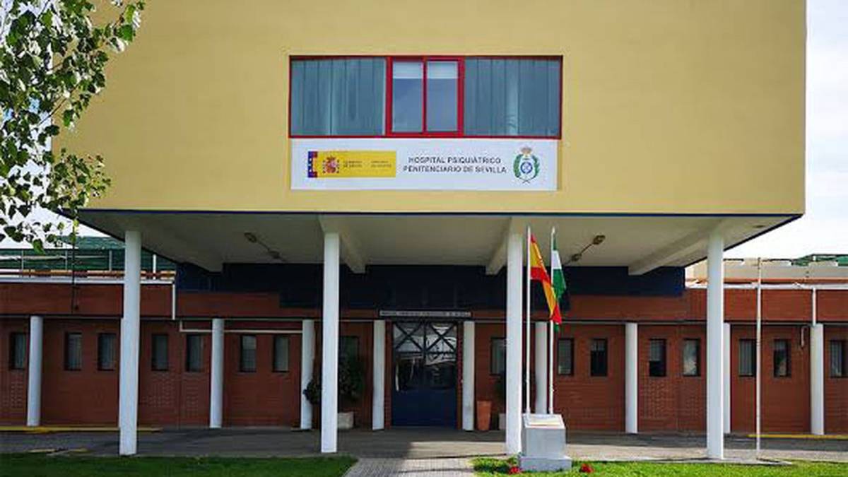 Un enfermero del Hospital Psiquiátrico cuenta los problemas del centro donde han muerto dos presos: "El hacinamiento provoca tensiones"