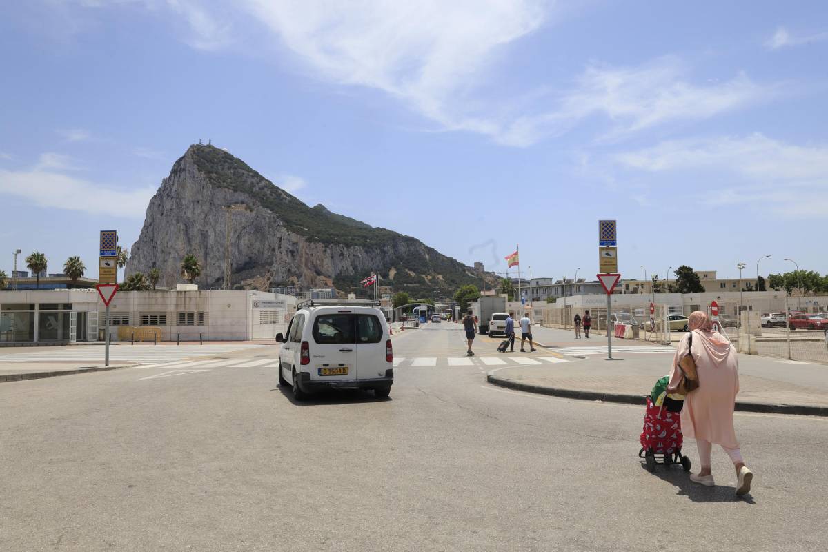 Cuenta atrás para el fin de la Verja de Gibraltar tras un siglo de historia, el último 'muro' de la Europa continental