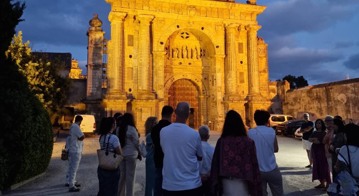 Ya se puede visitar de noche el monasterio de la Cartuja de Jerez: estrena las visitas para 