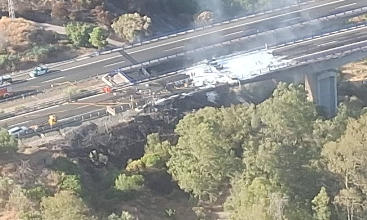 El balance del fatal accidente en la AP-7 en Málaga: dos fallecidos, siete heridos y un camión cisterna en llamas