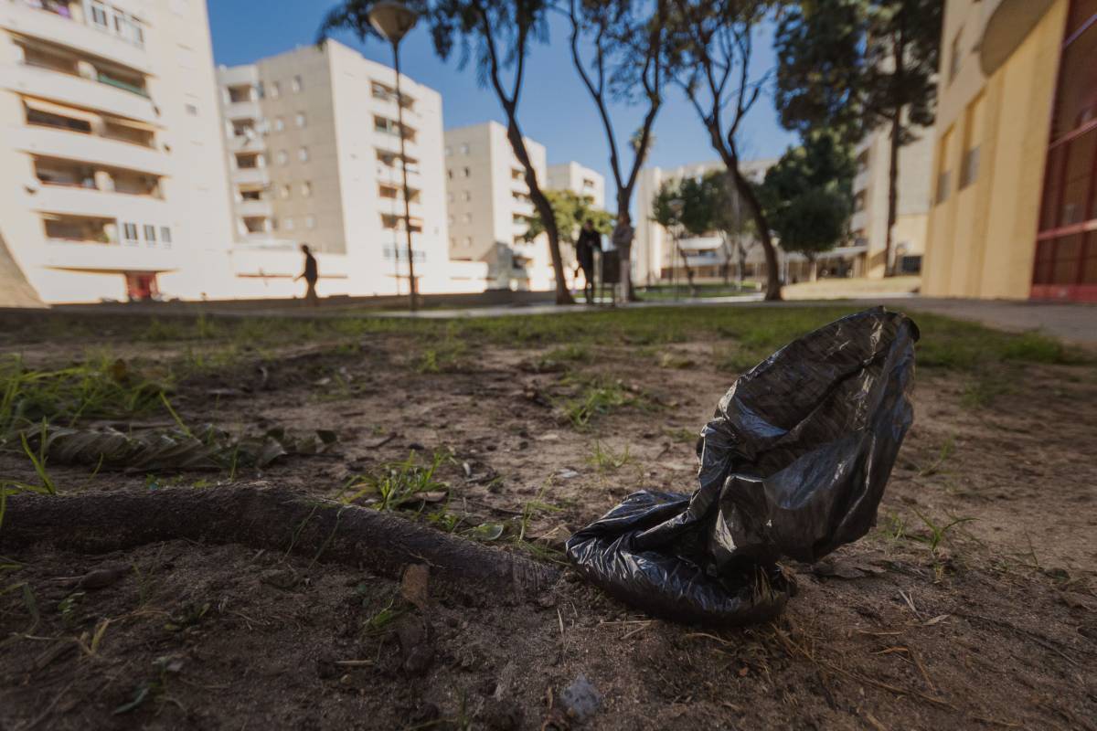 Los 400 vecinos de una zona de El Puerto que siguen viviendo entre vandalismo y botellones