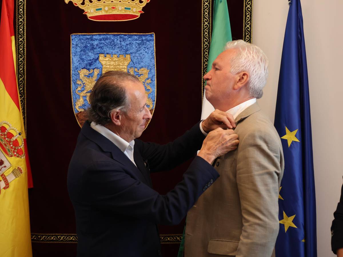 El jefe de la Policía Local de Chiclana se jubila tras más de 40 años de trayectoria: 