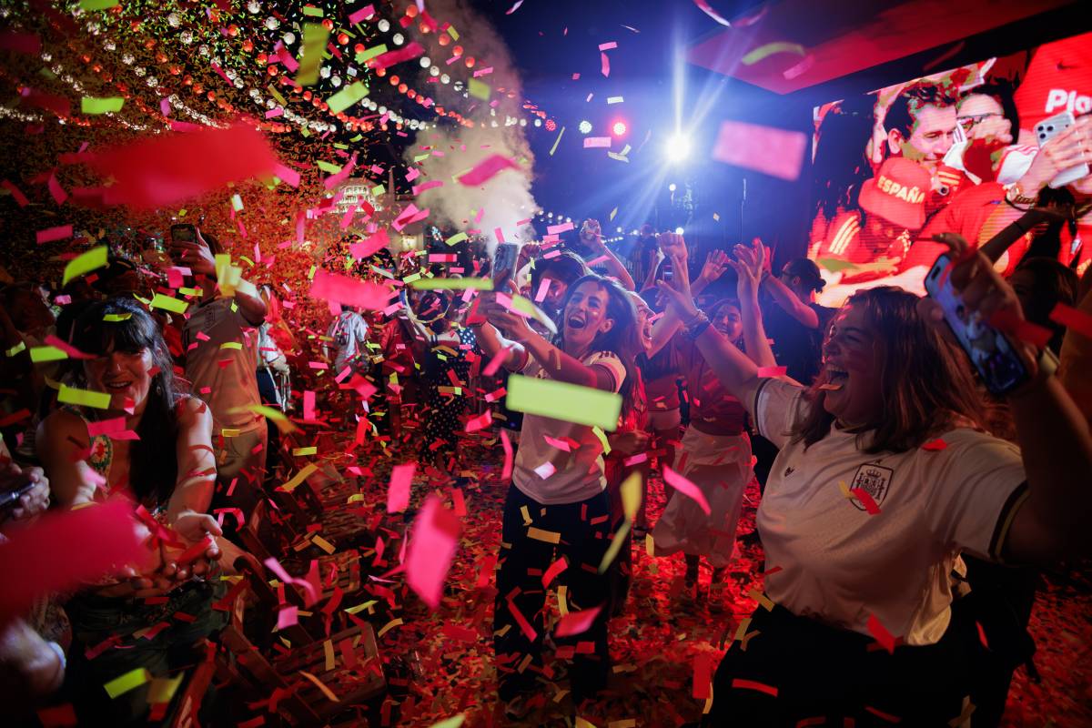 Así ha sido la espectacular inauguración de la Feria del Carmen y de la Sal, en San Fernando