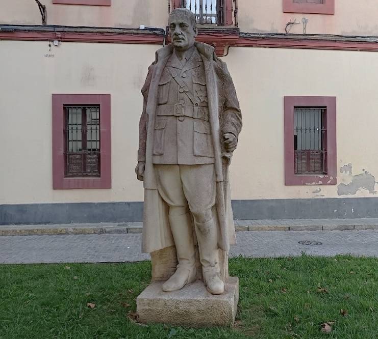 Monumento a Miguel Primo de Rivera, visión frontal.