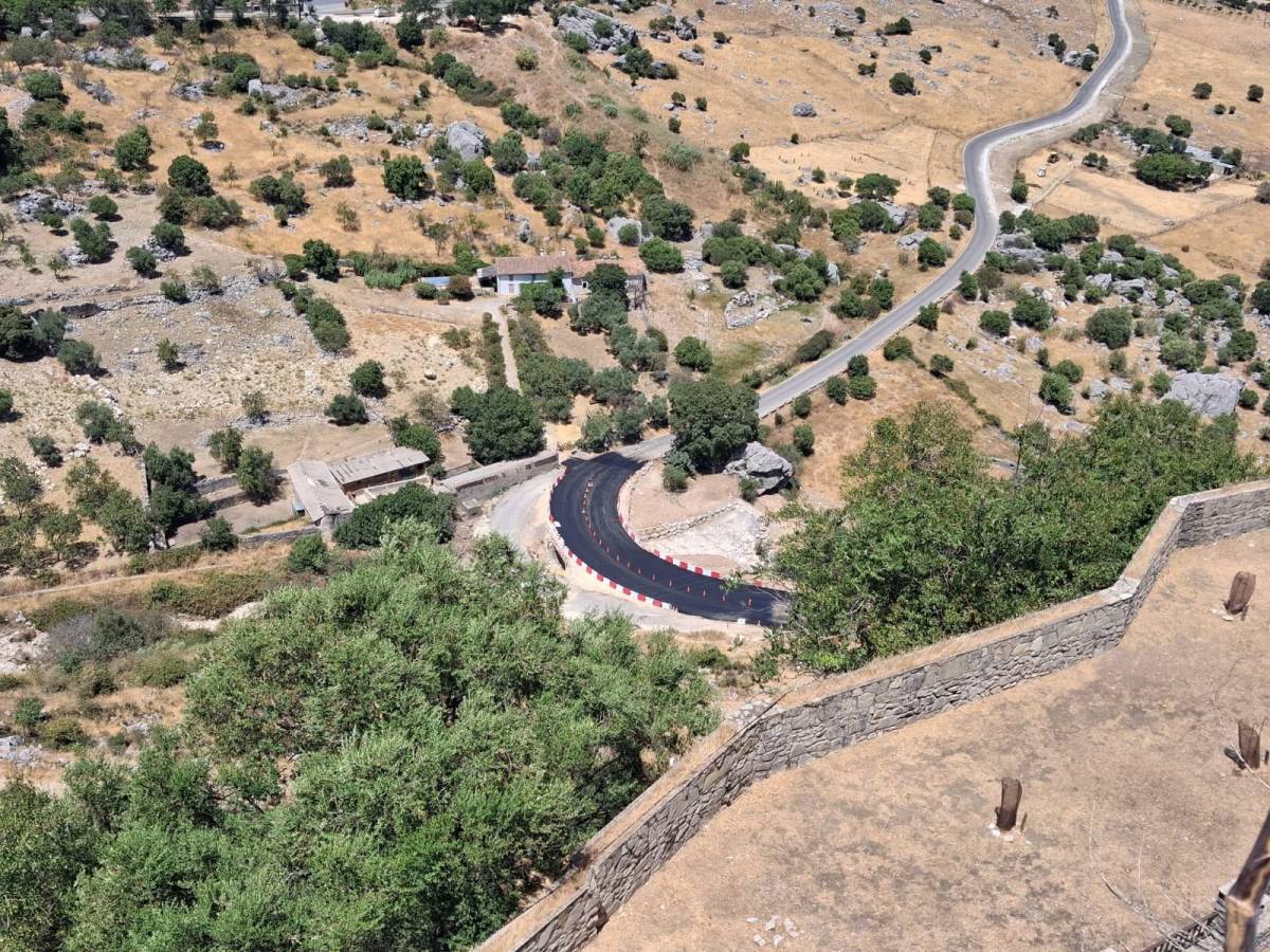 Reabre un paso clave en Grazalema tras los graves daños sufridos por el tren de borrascas