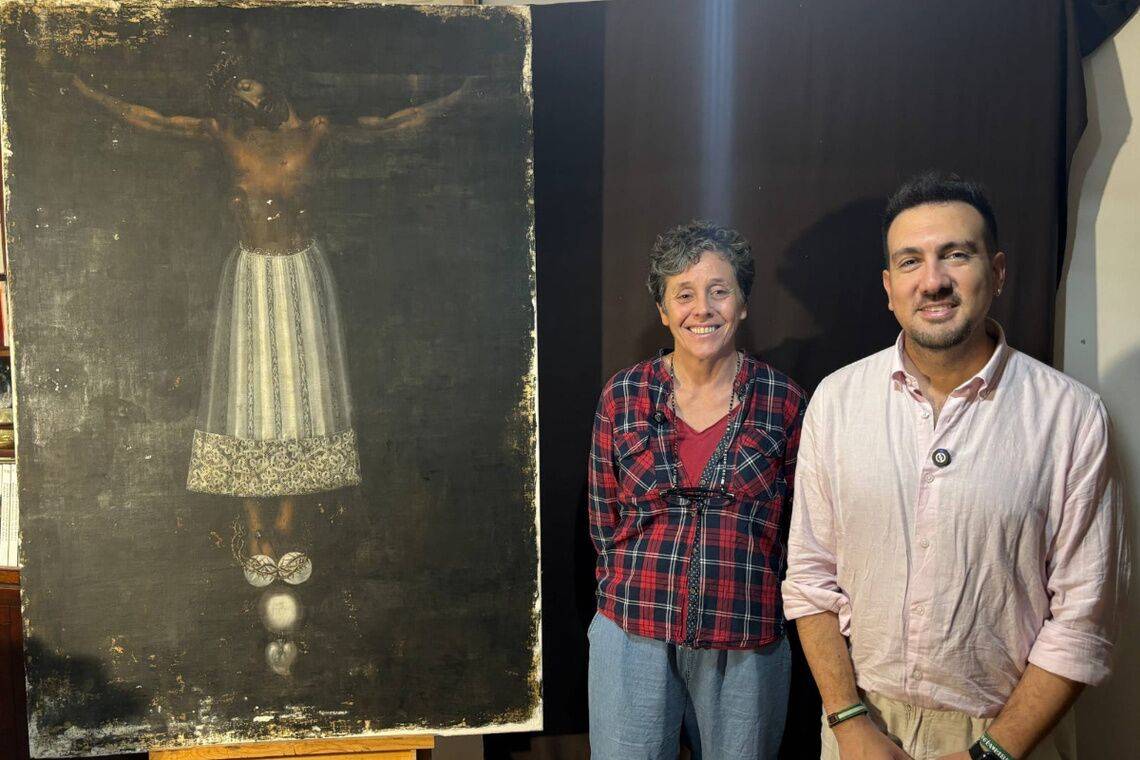 Alcalá restaura un lienzo del Cristo de Burgos del XVII gracias a las ayudas municipales al patrimonio