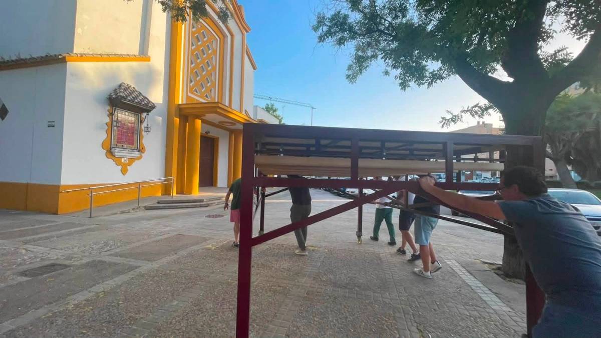 La Candelaria recibe la nueva parihuela, un avance en el nuevo proyecto de paso de palio 