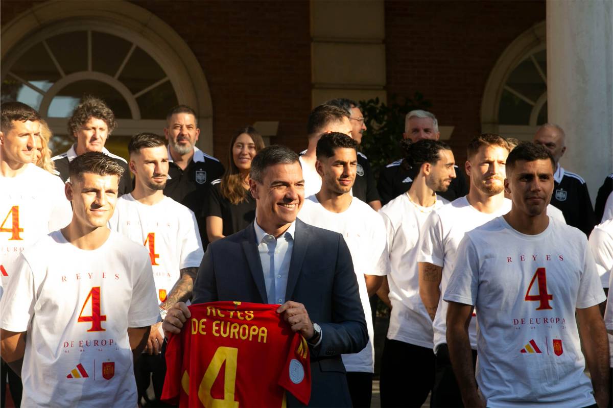 Pedro Sánchez se sentará en el palco junto a Donald Trump en la final del Mundial, en la que no estará Milei