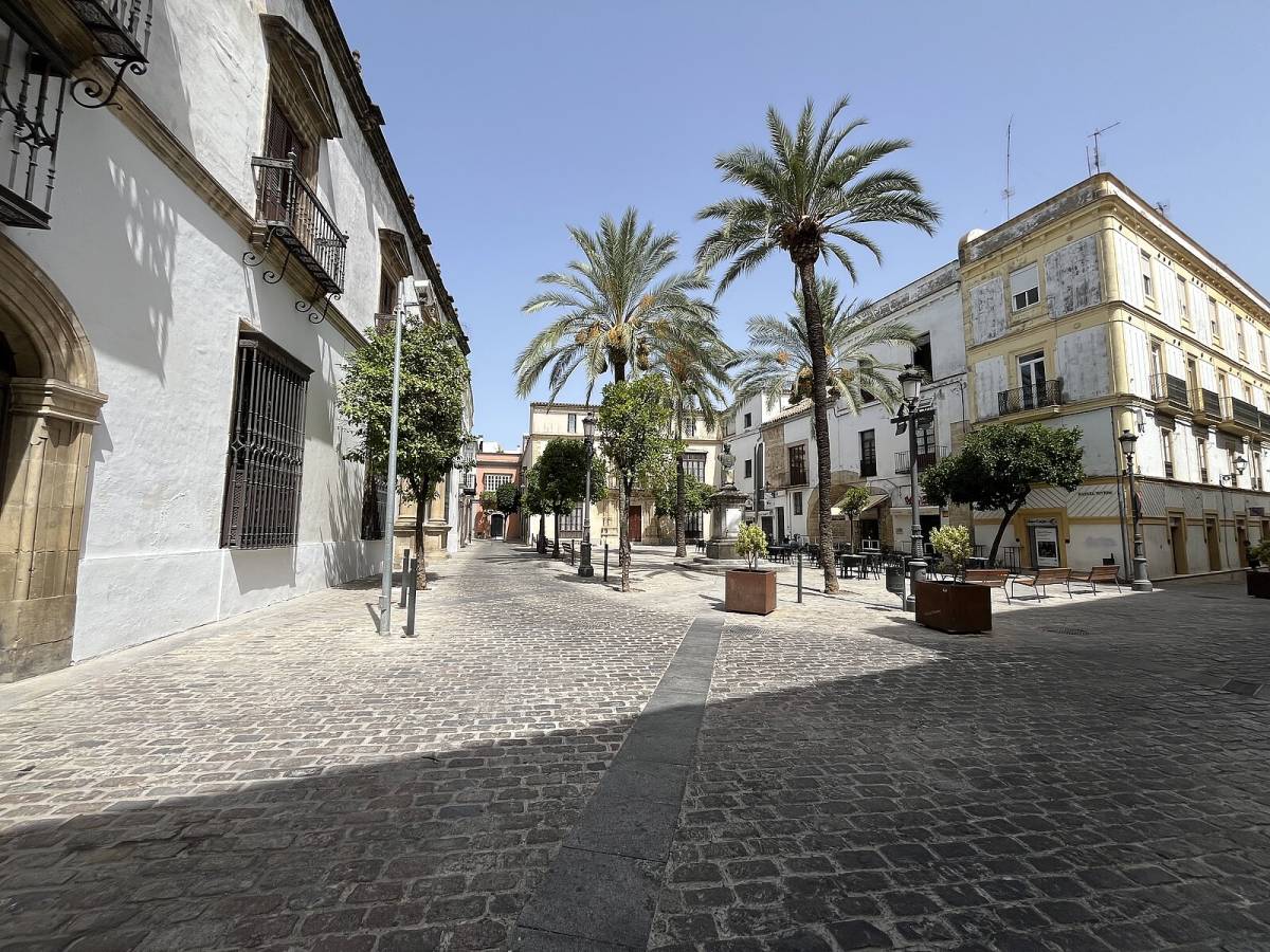 Cortes de tráfico durante once días en el centro de Jerez por obras (otra vez) en la plaza Rafael Rivero