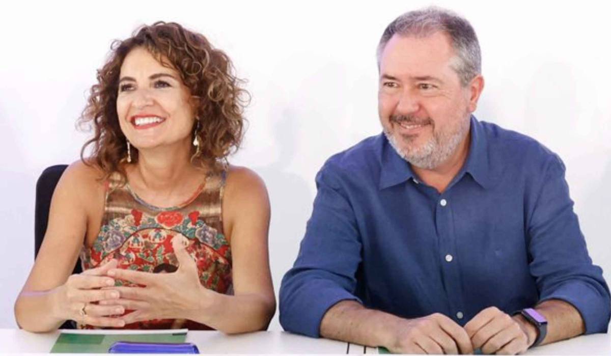 María Jesús Montero, Juan Espadas y Susana Díaz, candidatos del PSOE-A a senador por el Parlamento andaluz