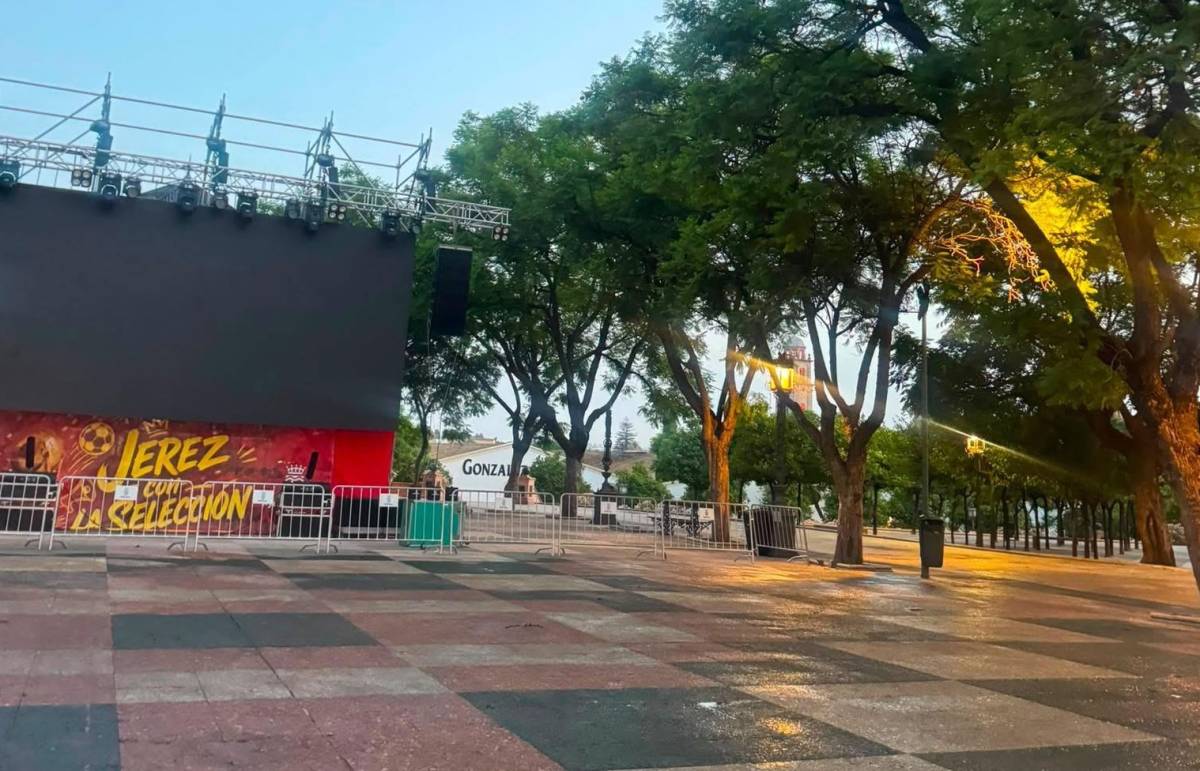 Así es la pantalla gigante, de ocho metros de altura, desde la que se podrá seguir la final del Mundial en Jerez