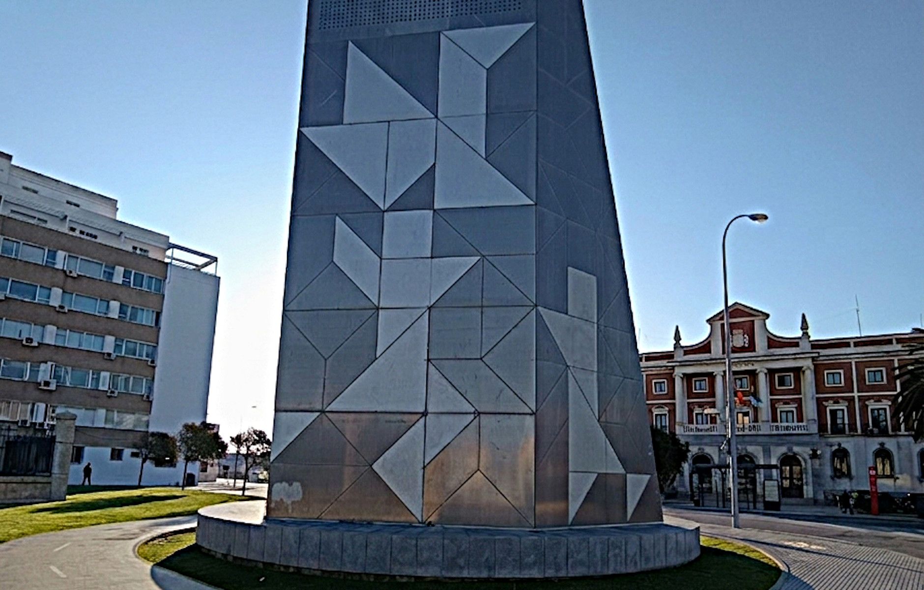 Monumento al Bicentenario de 1812, antorchas de la libertad