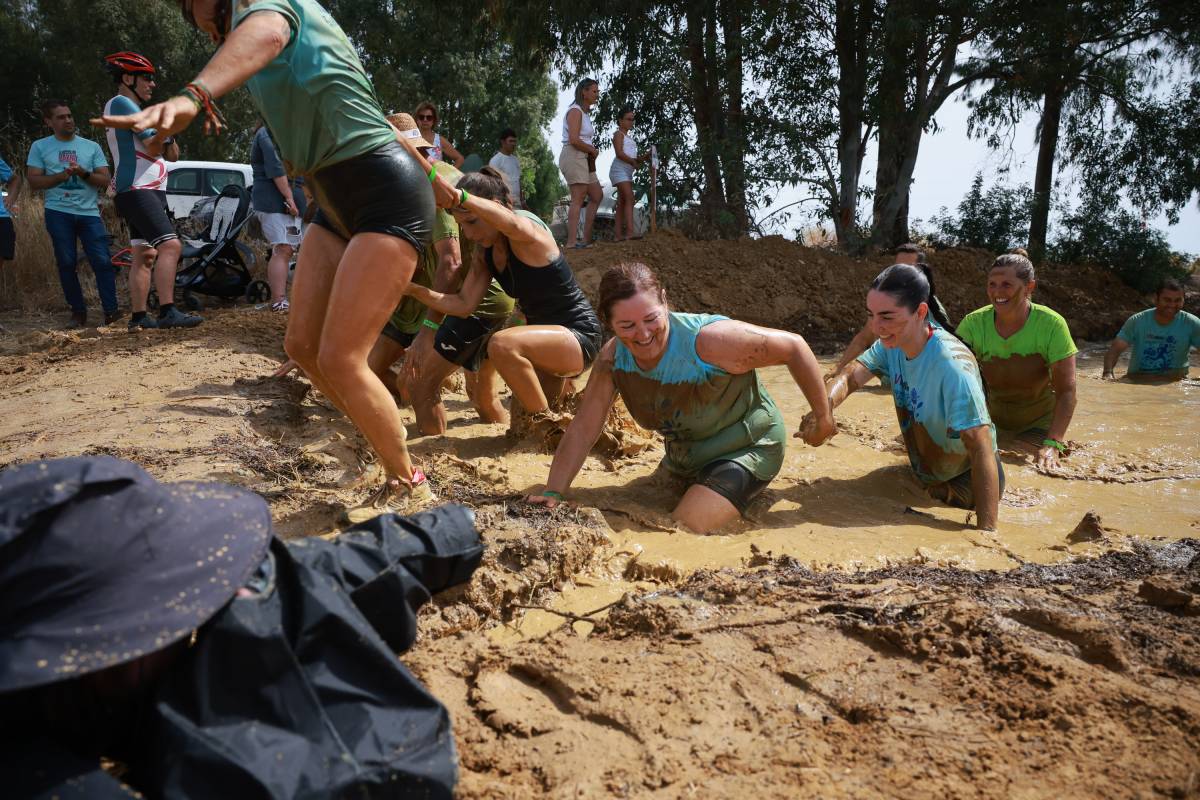 Lucía López y las 4.000 fotos que hace cada año en la Carrera del Barro de La Barca
