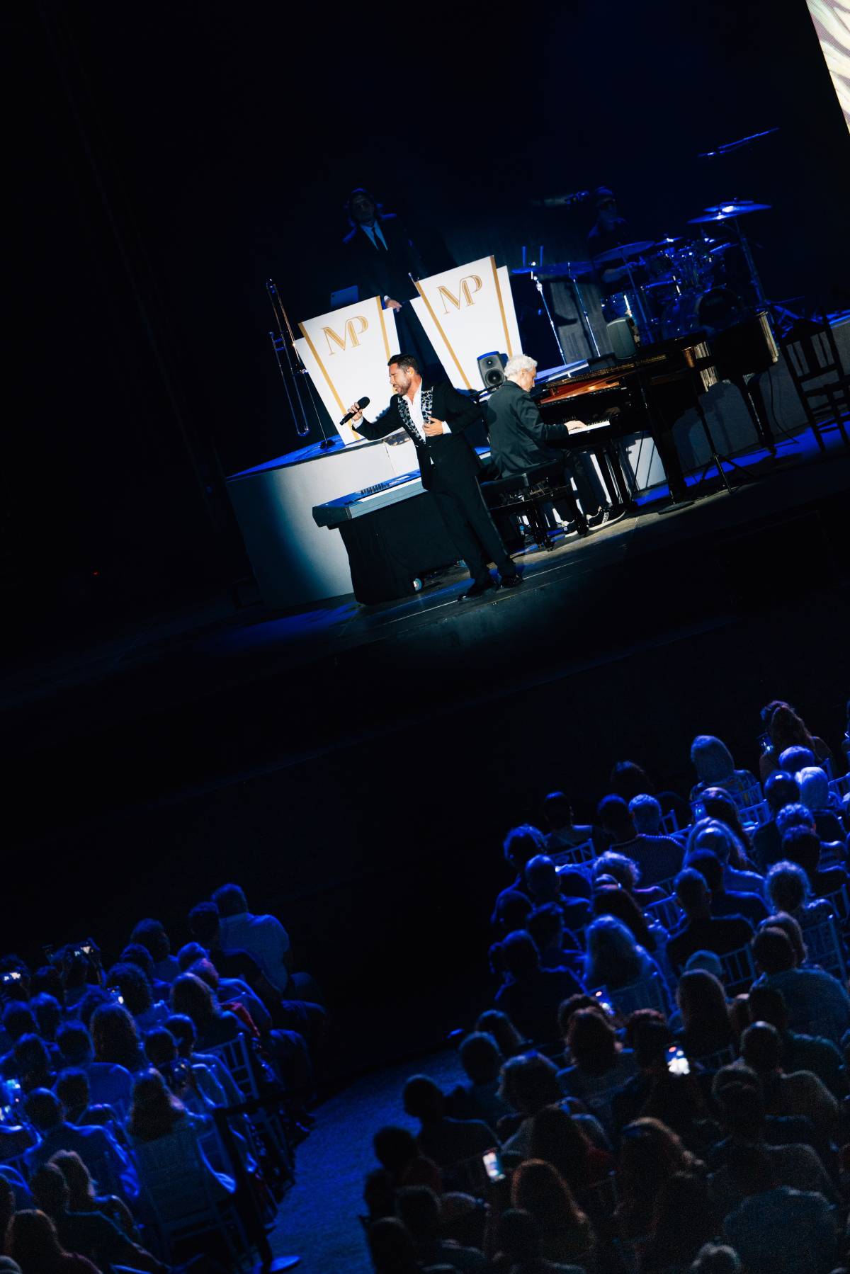 Miguel Poveda rendía honores a la canción andaluza y al flamenco en el Concert Music Festival de Chiclana.