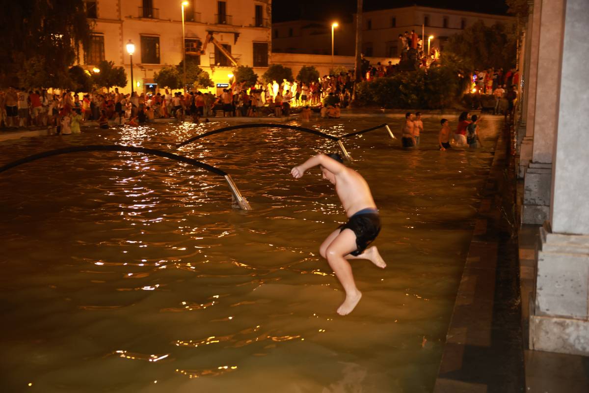 Antidisturbios y las venencias del Mamelón rotas, balance en Jerez de la euforia tras la victoria de España en el Mundial