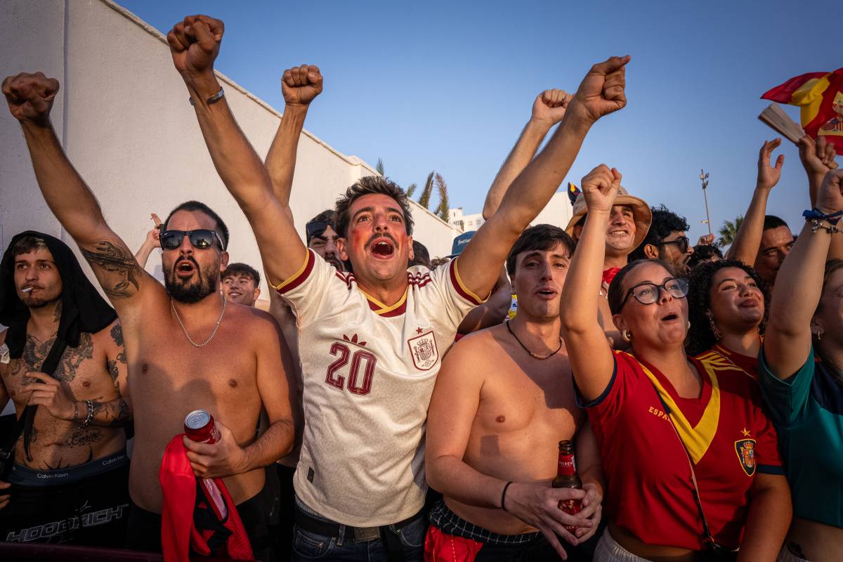 Cádiz vibra con la final del Mundial: emoción y celebración en las pantallas gigantes - JOSÉ MARÍA REYNA