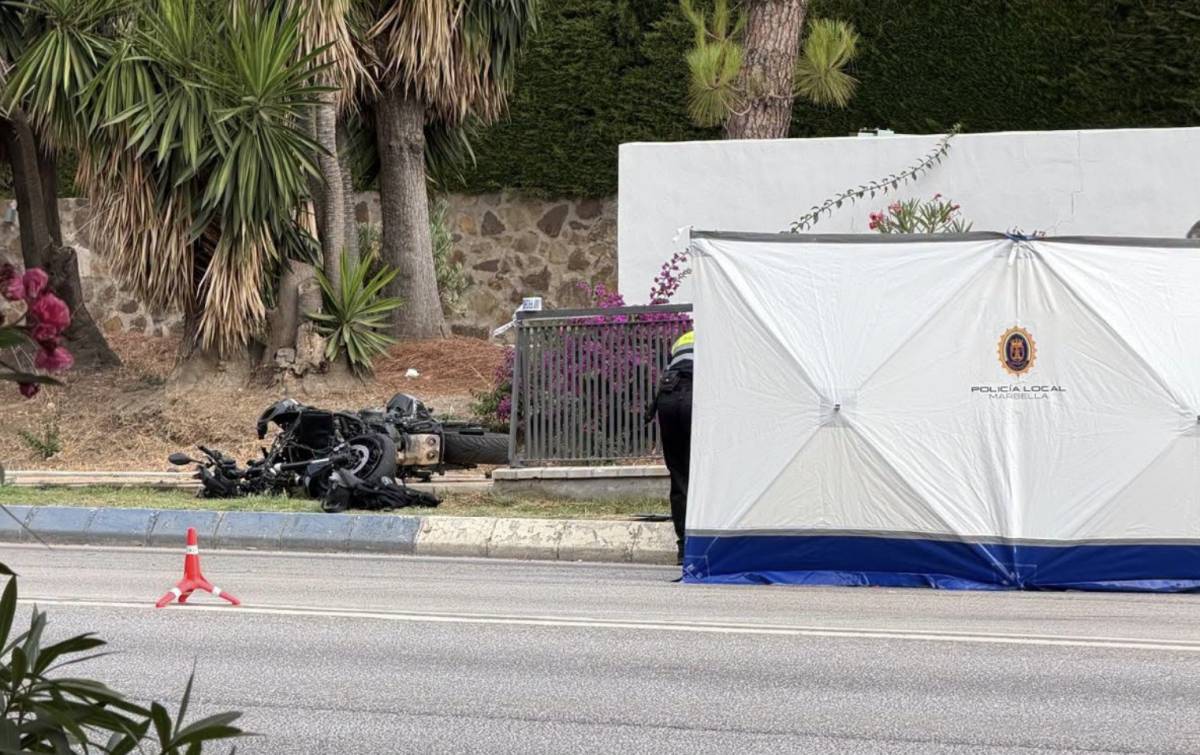 Muere un motorista de 31 años en Marbella tras chocar con un turismo en Lomas de Río Verde