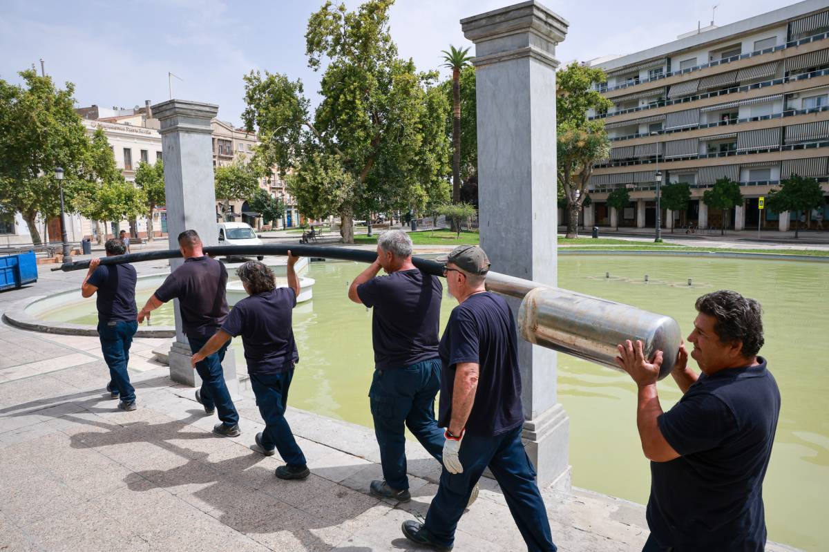 Los destrozos en el Mamelón por la celebración del Mundial: retiran las venencias y habrá que vaciar la fuente