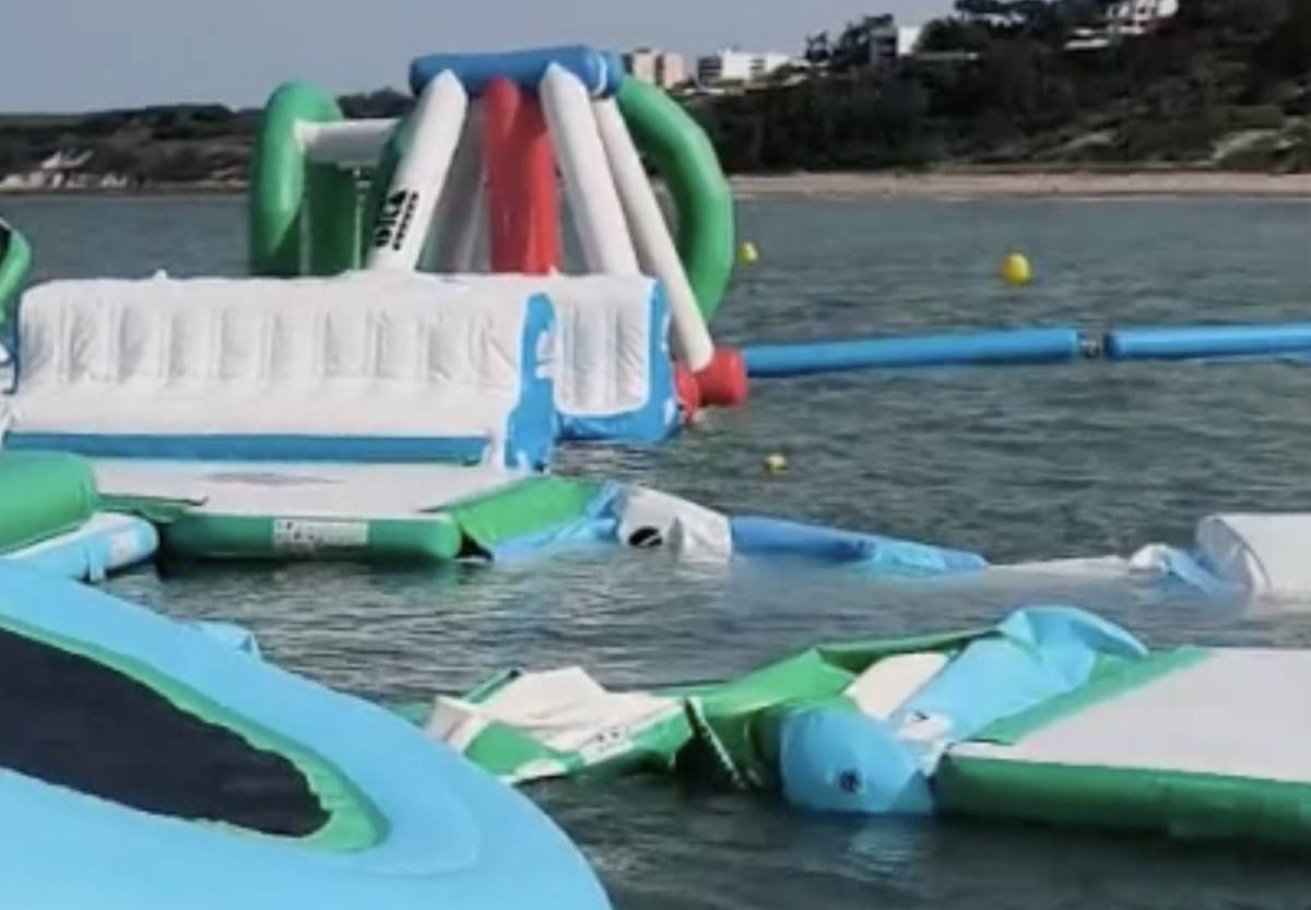 Ataque vandálico al parque acuático de Las Redes: módulos rajados y 40.000 euros en pérdidas