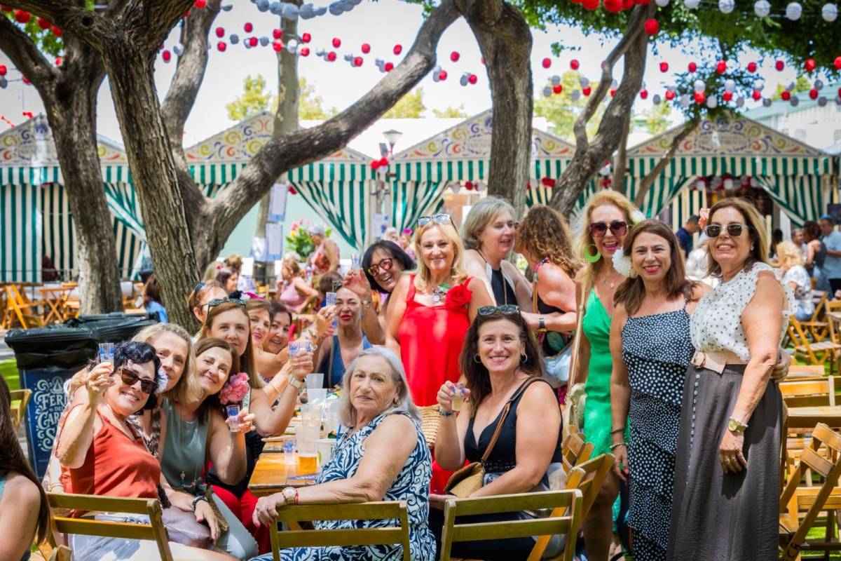 Visitantes a la feria de La Isla. - Visitantes a la feria de La Isla.