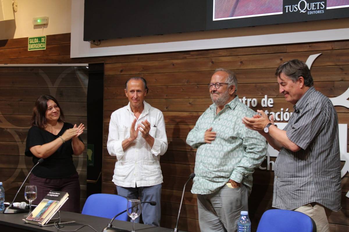 Chiclana homenajea a Juan José Téllez tras seis años al frente de la Casa de Cultura