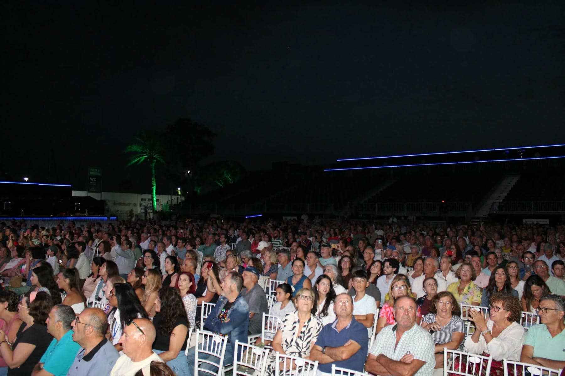 Asistentes al concierto, de entrada gratuita.