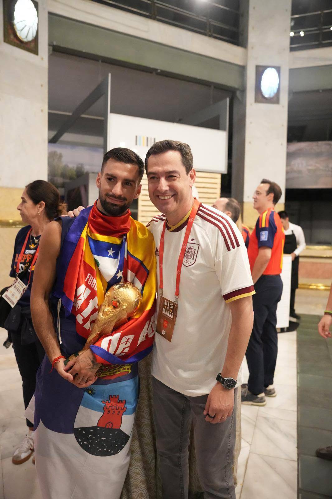 Moreno junto a Baena. - Moreno junto a Baena.
