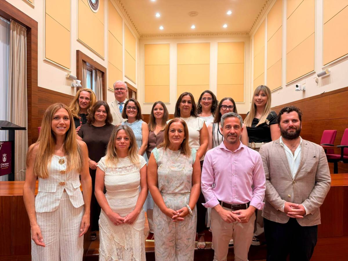 Toma de posesión de nuevos funcionarios municipales en los ayuntamientos de Cádiz y Chiclana