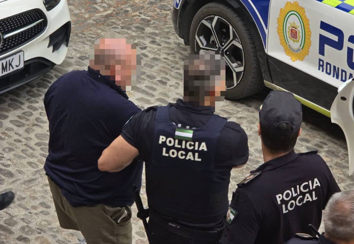 Un hombre entra alterado en el Ayuntamiento de Ronda y amenaza de muerte a la alcaldesa
