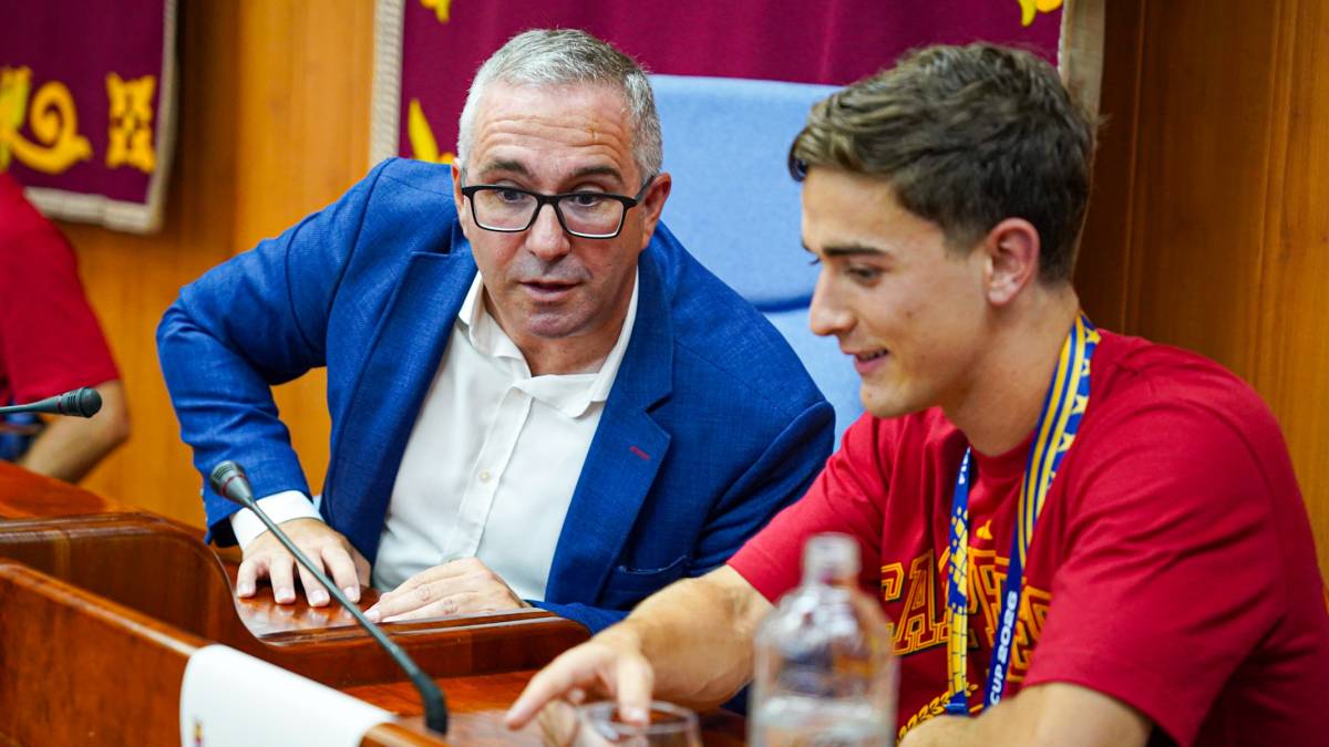 Recibimiento a Gavi y Fabián, campeones del mundo, en Los Palacios.