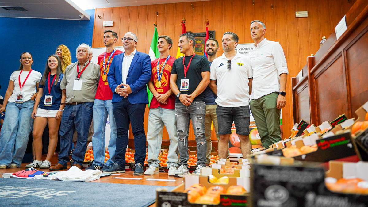 Recibimiento a Gavi y Fabián, campeones del mundo, en Los Palacios.
