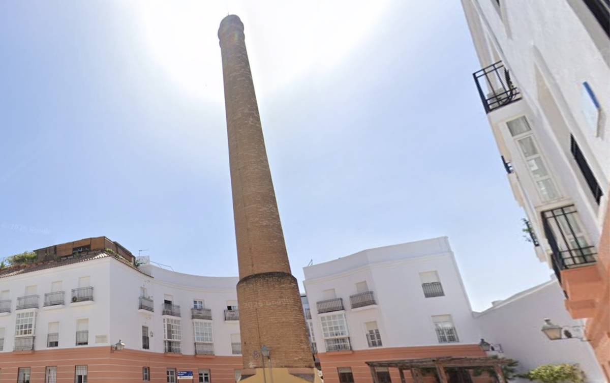 La torre olvidada en pleno centro de Jerez: el último vestigio de la primera electricidad de la ciudad