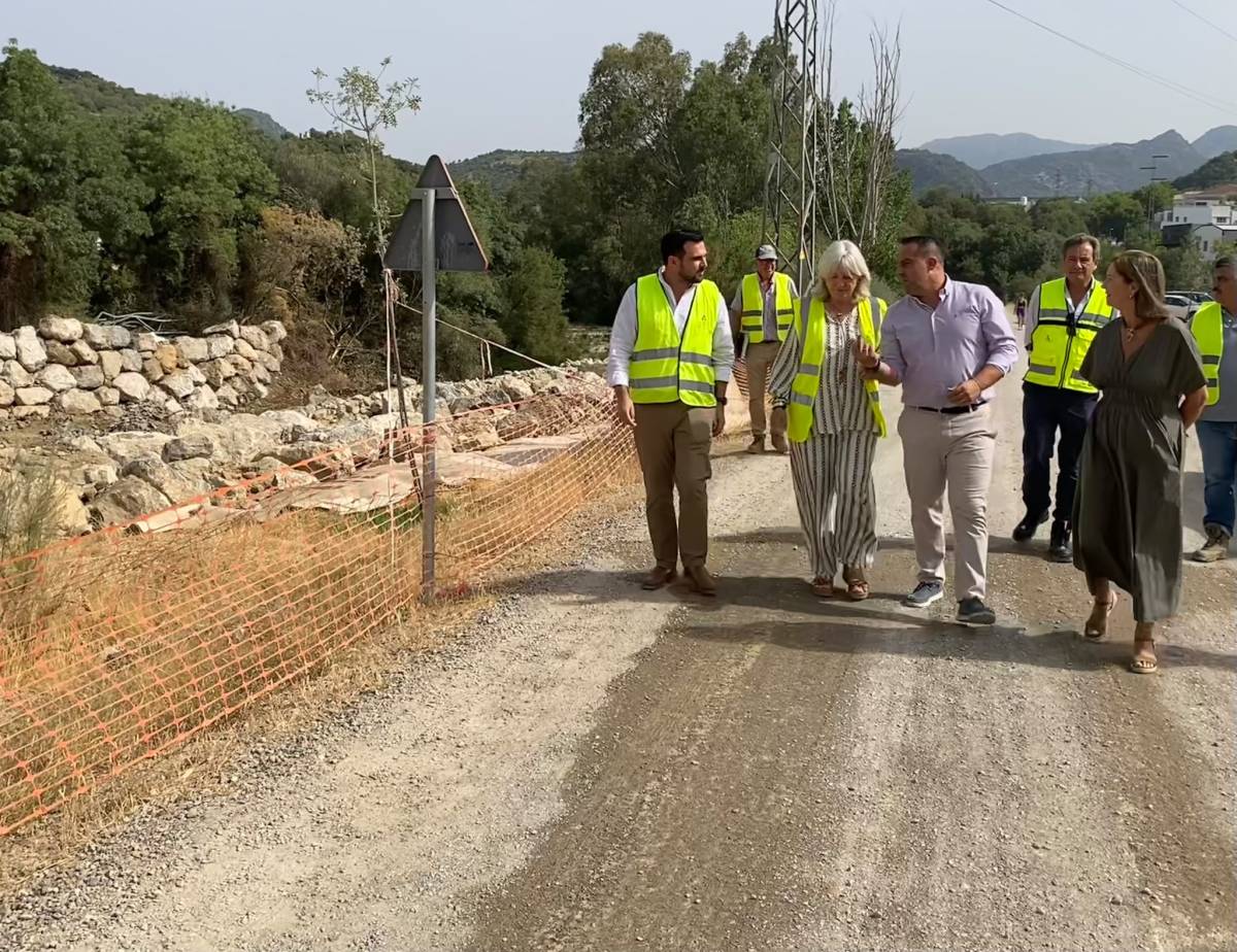 Mercedes Colombo supervisa las obras.