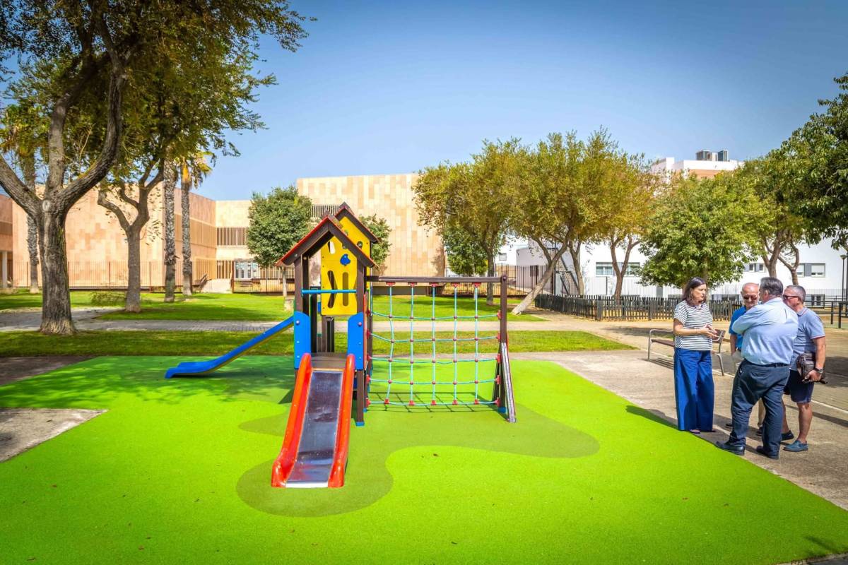 La alcaldesa Patricia Cavada, en uno de los parques nuevos. - La alcaldesa Patricia Cavada, en uno de los parques nuevos.