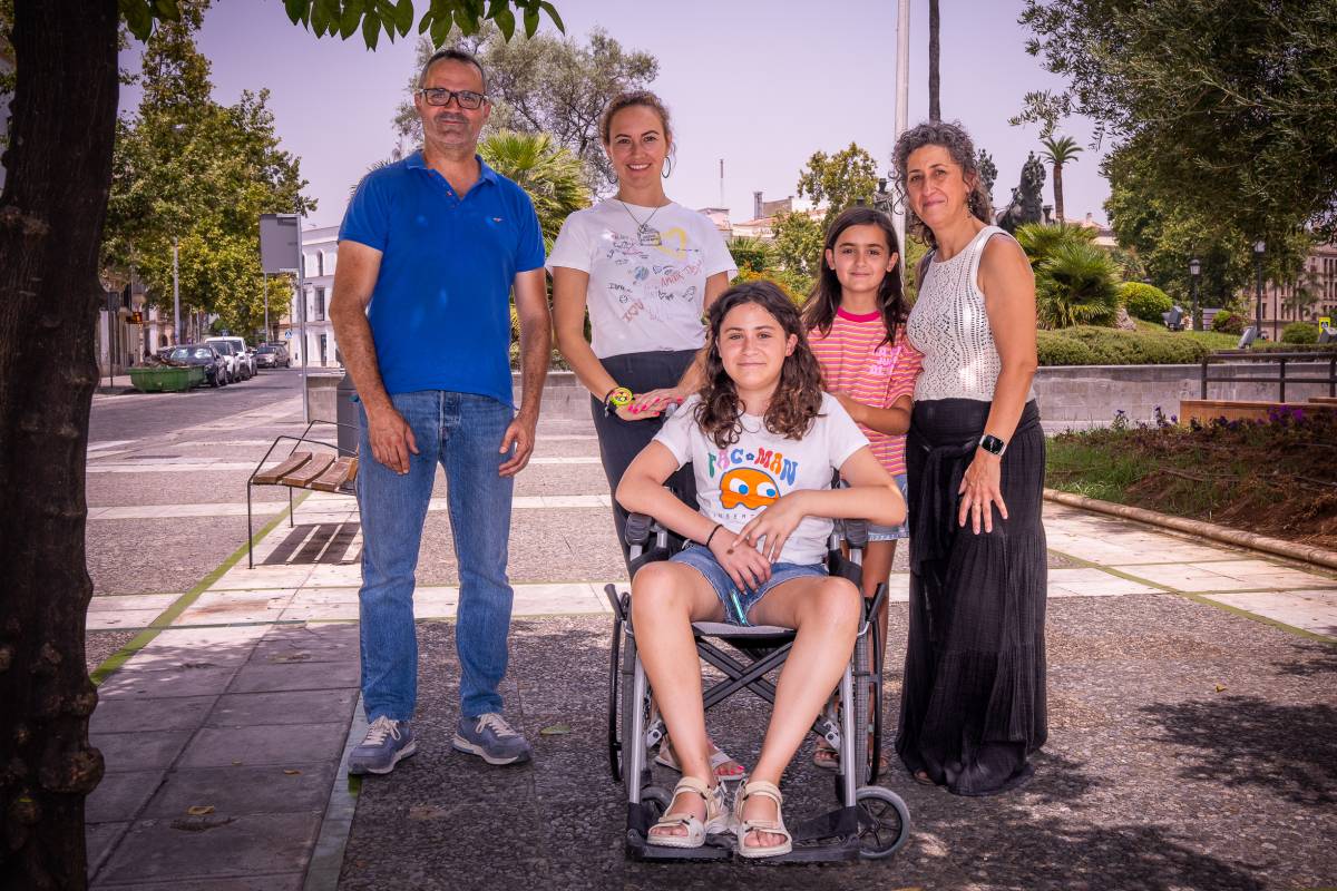 Candela dejó de correr con 7 años: así es una enfermedad rara sin cura que tienen 40 personas en España