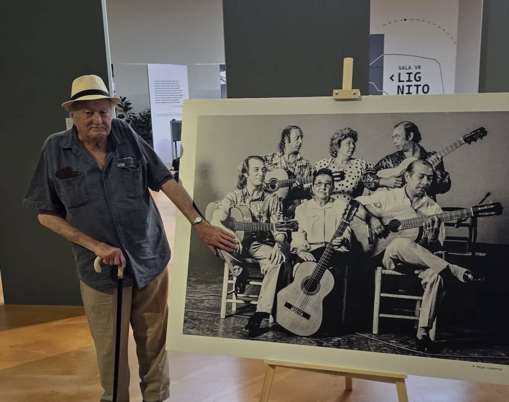 Pepe Lamarca, durante la presentación de la exposición sobre Camarón de la Isla en el festival flamenco Bierzo al Toque de 2026