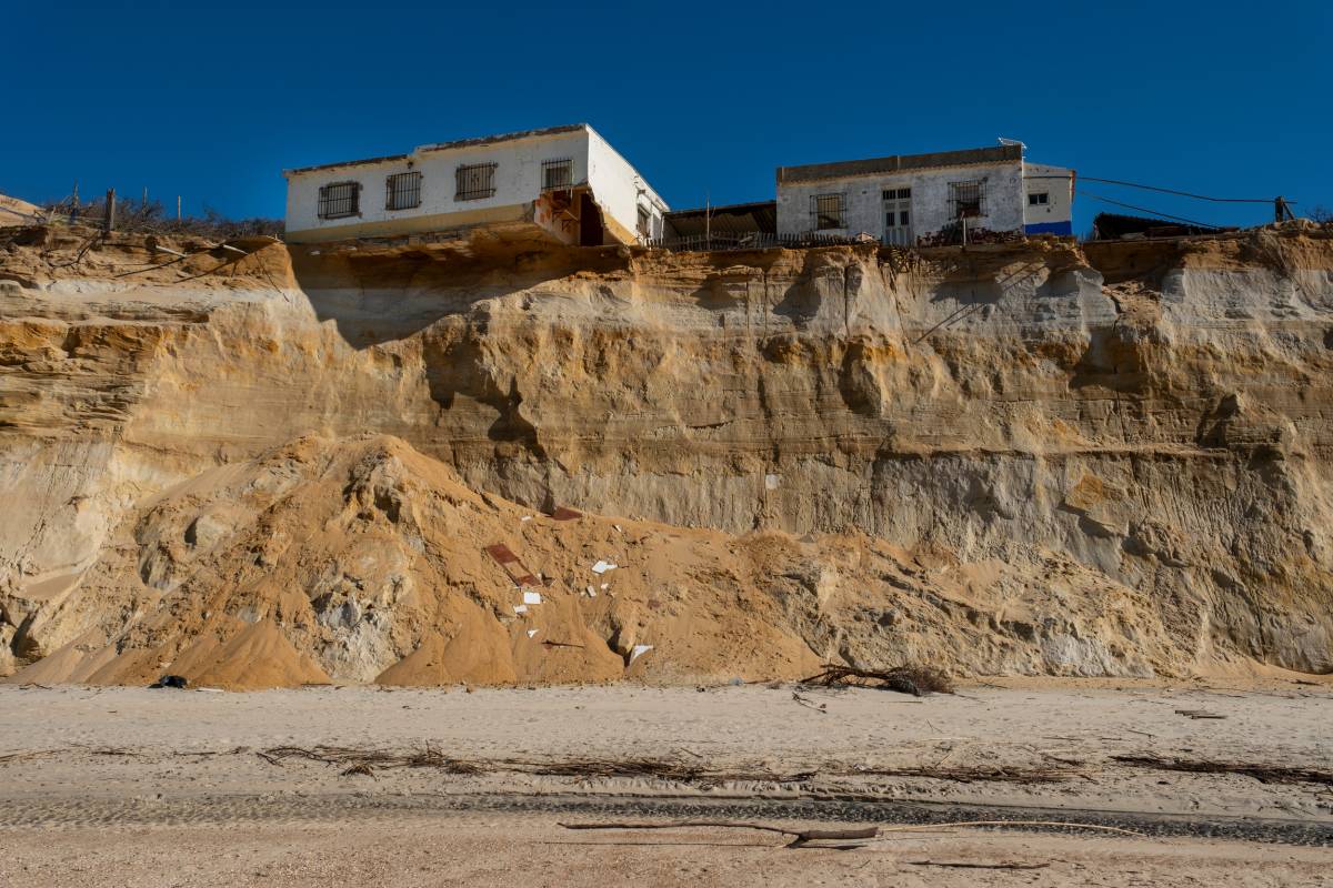destrozos costa playas andalucia informe greenpeace