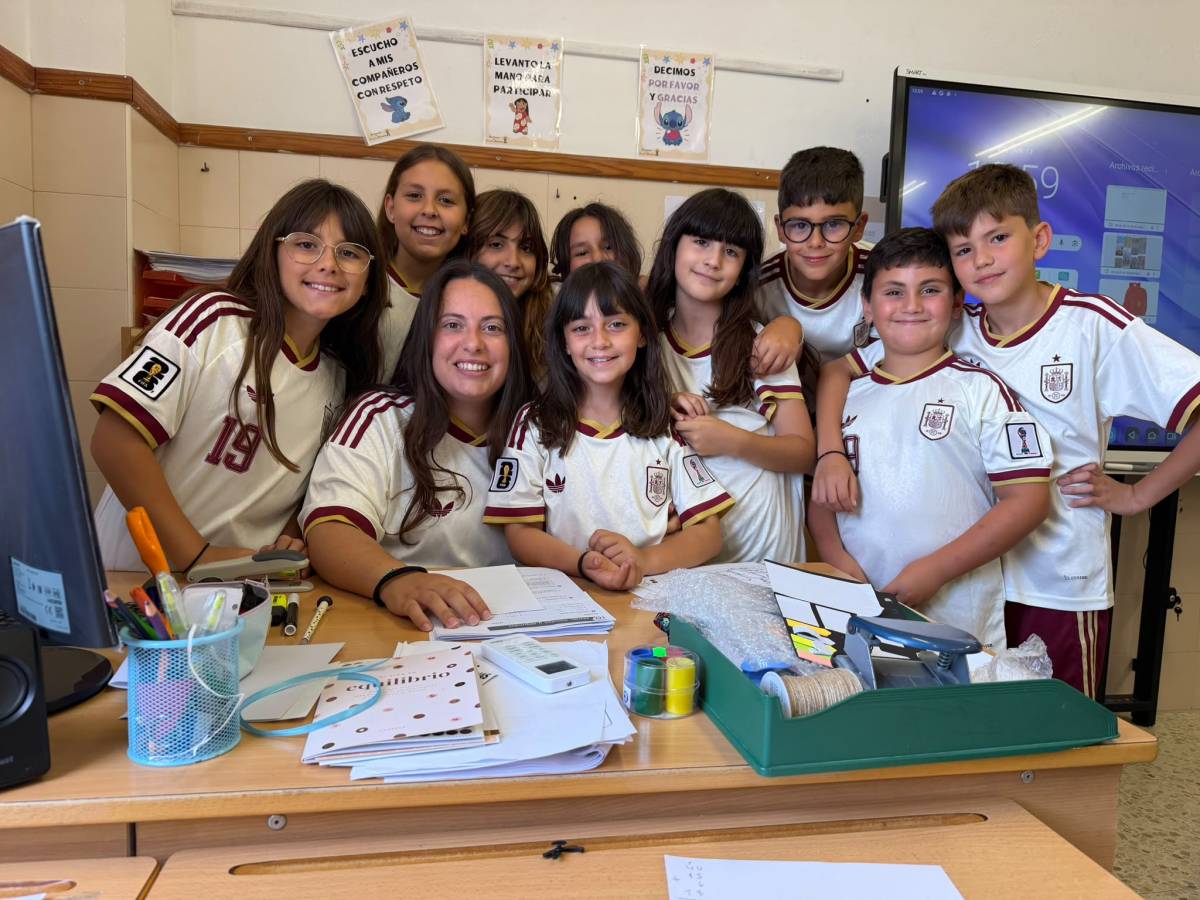 Una maestra transforma la pasión de sus alumnos por el fútbol en un proyecto en Benalup: 