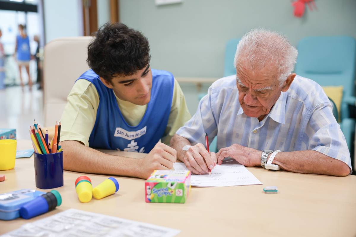 Jóvenes voluntarios Hospital San Juan Grande 