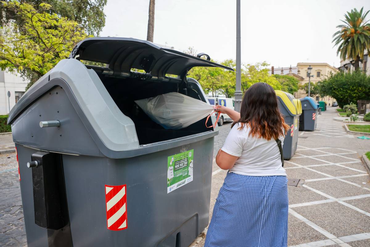 El PP de Jerez acusa al PSOE de proponer un "basurazo" que duplicaría o triplicaría la tasa de basura en varios barrios