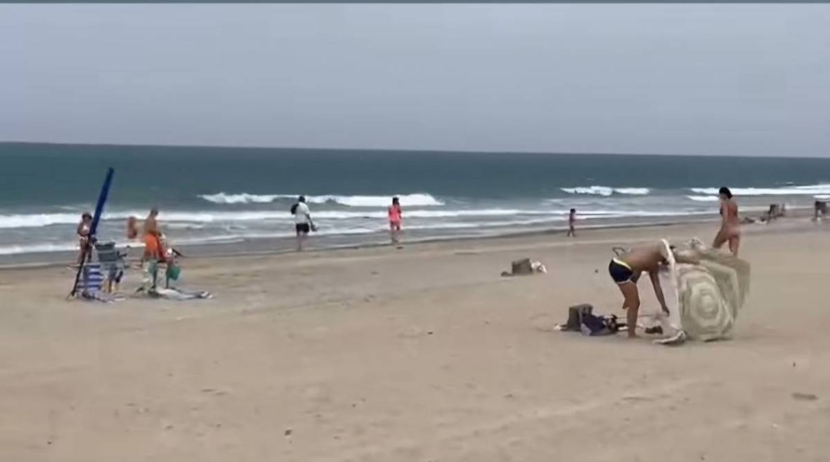 ¿Meteotsunami o nube rodillo? Las explicaciones que dan los meteorólogos al extraño suceso vivido en las playas de Cádiz