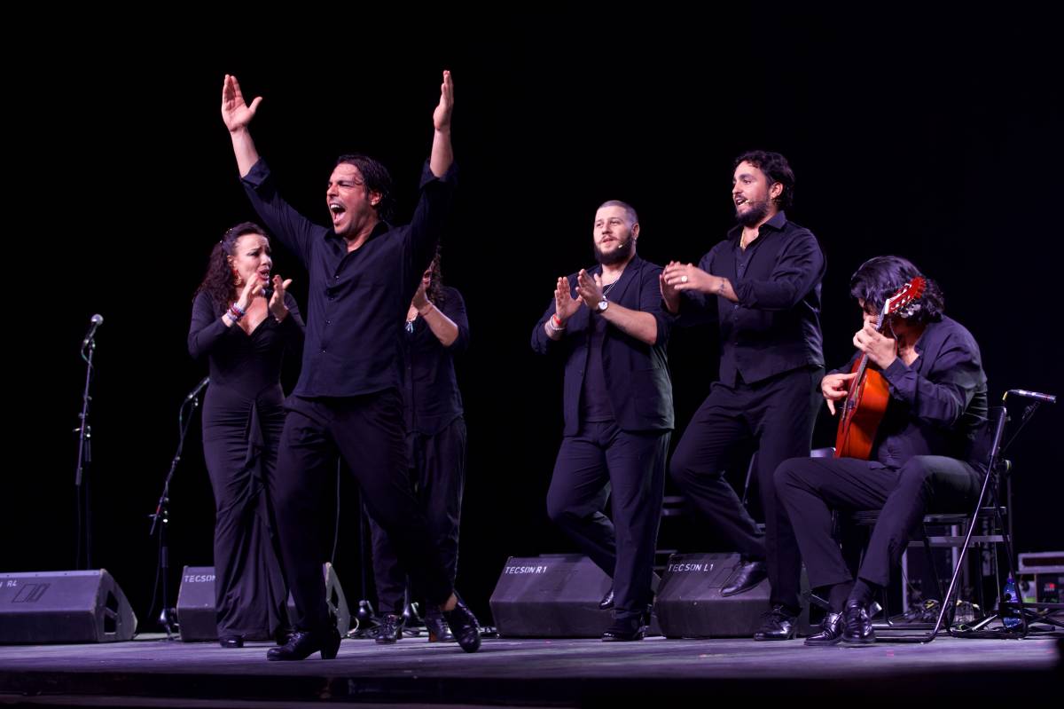 El baile de Iván Vargas abría la sesión de conciertos de la segunda jornada de Bierzo al Toque 2026 en la Sala Las Turbinas de La Termica Centro Cultural de Ponferrada