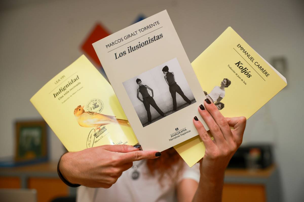 La familia vista desde Francia, Albania y España: tres libros que no son 'exactamente' lecturas de verano