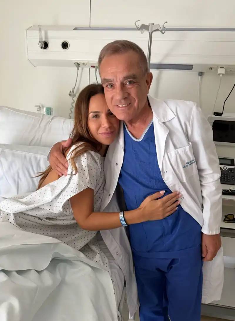 Tamara Gorro, en el hospital junto a su médico. - Tamara Gorro, en el hospital junto a su médico.