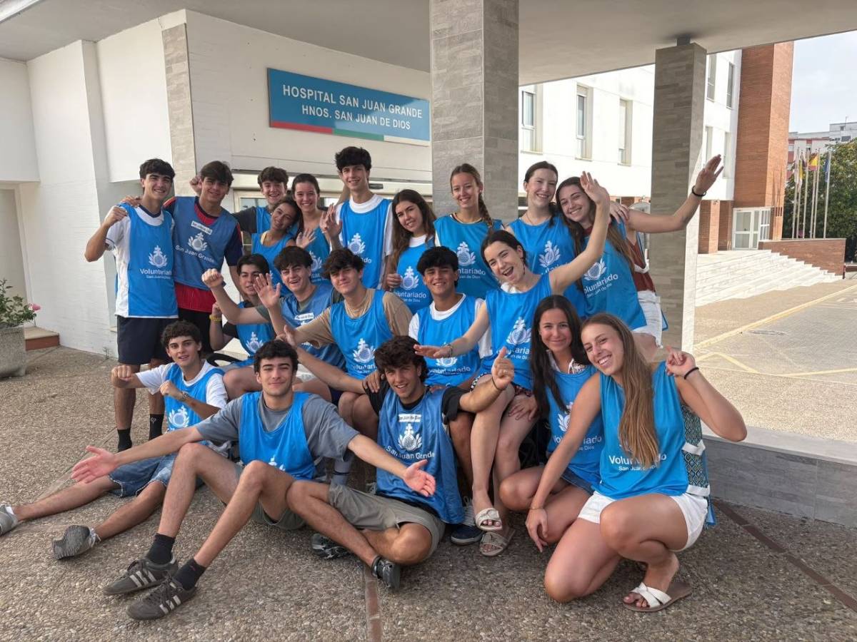 Grupo de jóvenes voluntarios.
