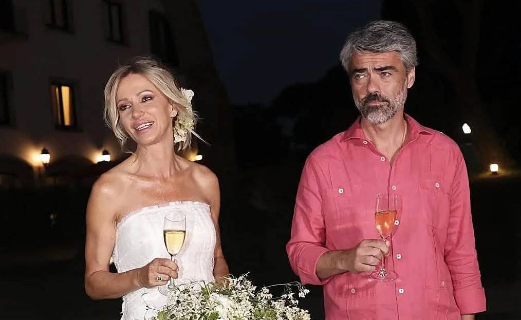 El romántico ‘sí, quiero’ de Susanna Griso y Luis Enríquez ante más de 200 invitados